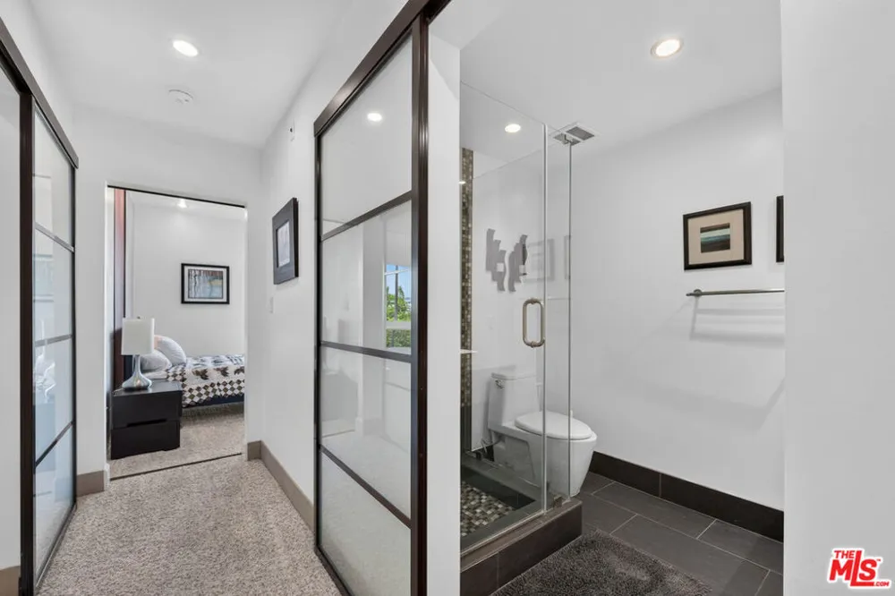 324 Palm Drive #404 Beverly Hills, CA 90210
