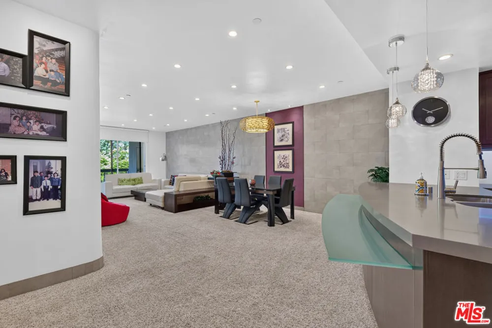 324 Palm Drive #404 Beverly Hills, CA 90210