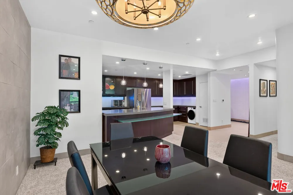 324 Palm Drive #404 Beverly Hills, CA 90210