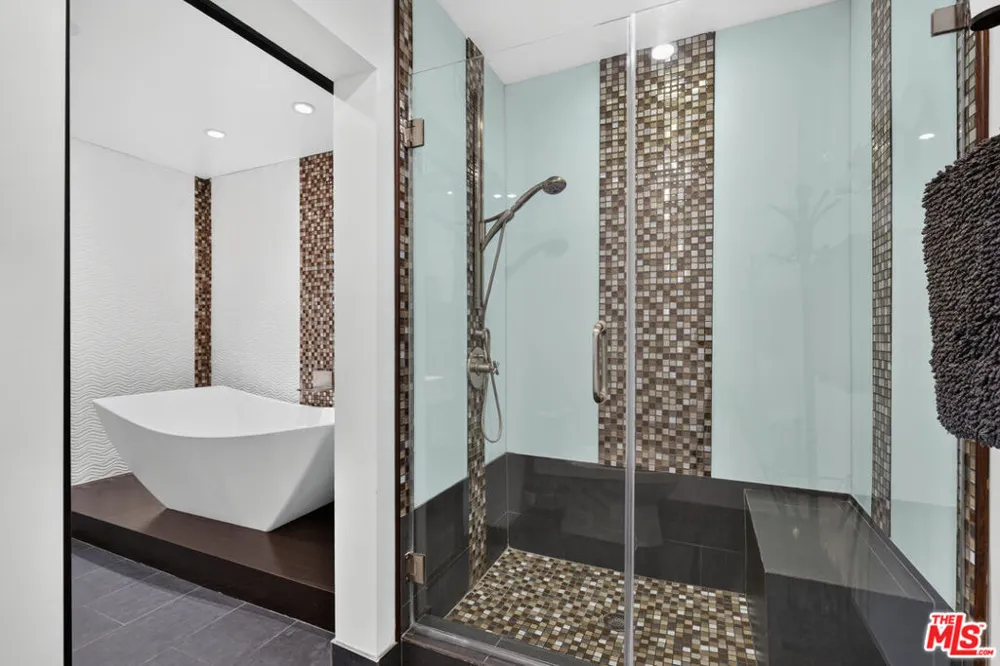 324 Palm Drive #404 Beverly Hills, CA 90210