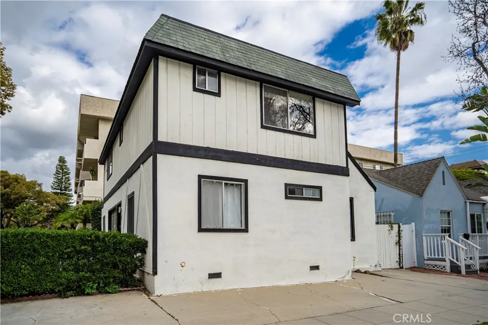 400 Maple Drive #A Beverly Hills, CA 90210