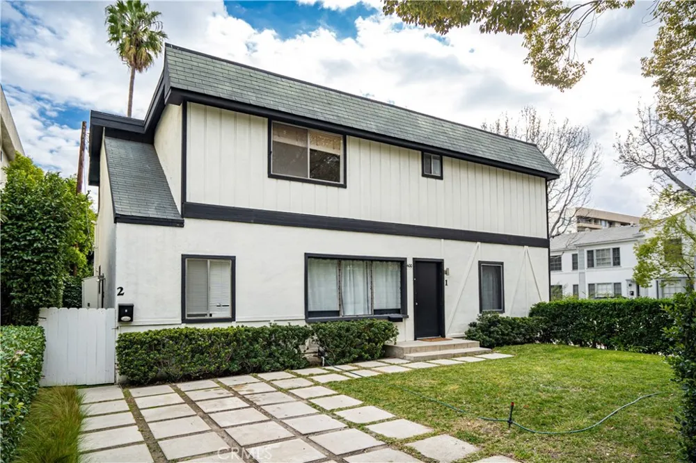 400 Maple Drive #A Beverly Hills, CA 90210