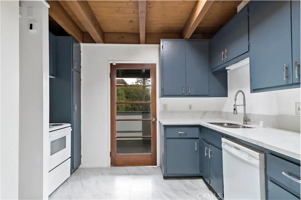 400 Maple Drive #A Beverly Hills, CA 90210
