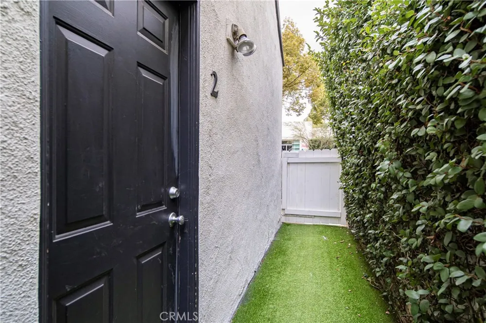 400 Maple Drive #A Beverly Hills, CA 90210