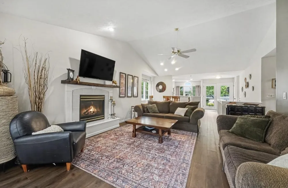 2017 Blue Bell Way Grand Rapids, MI 49504