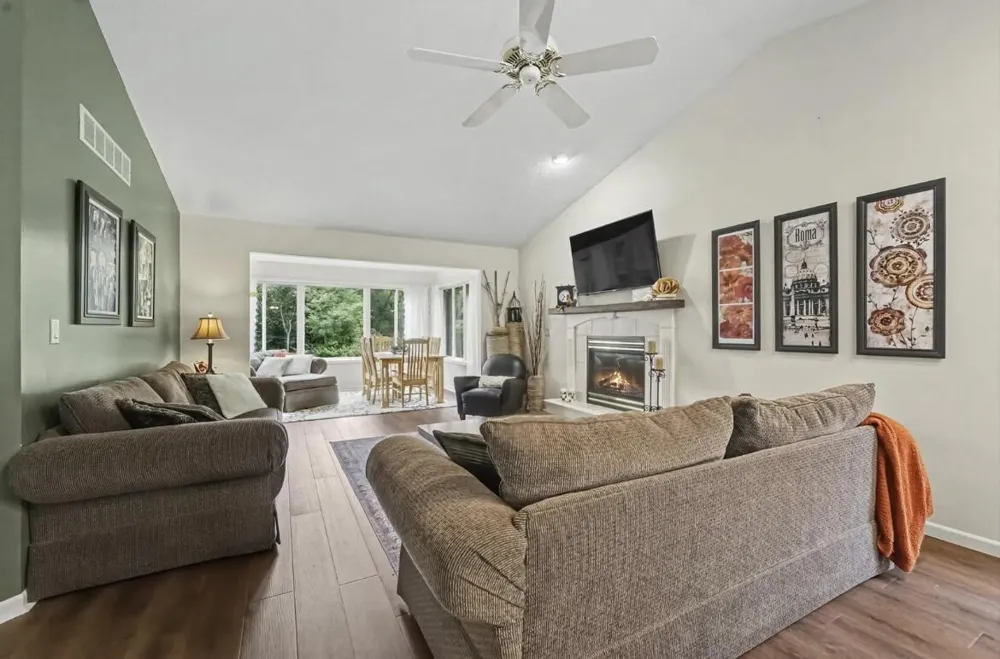 2017 Blue Bell Way Grand Rapids, MI 49504