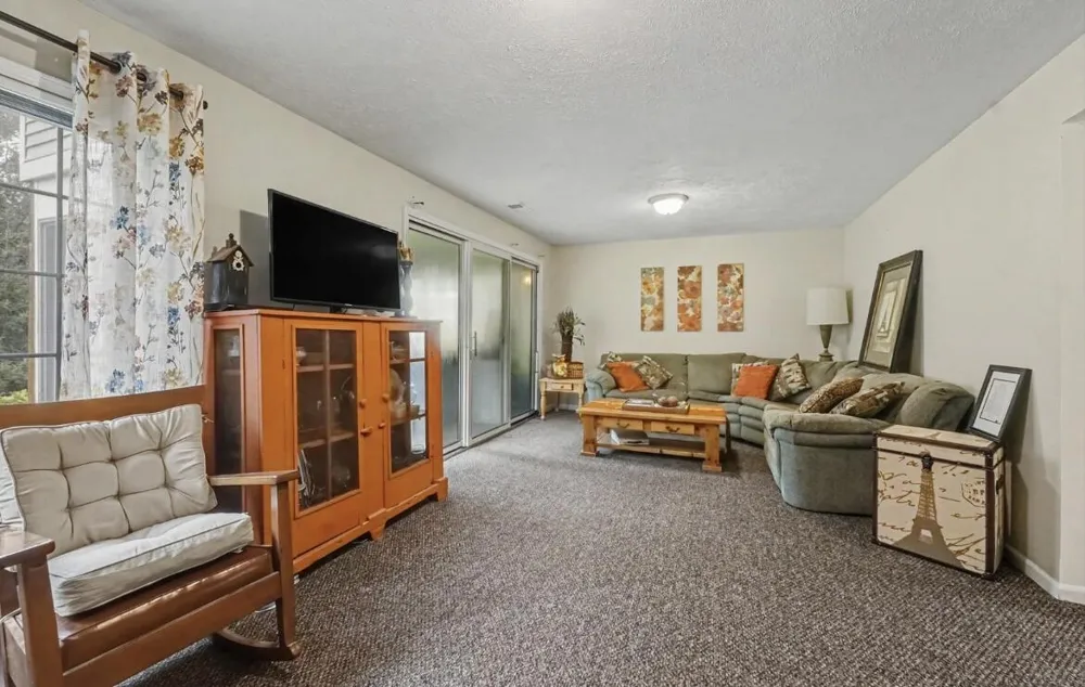 2017 Blue Bell Way Grand Rapids, MI 49504
