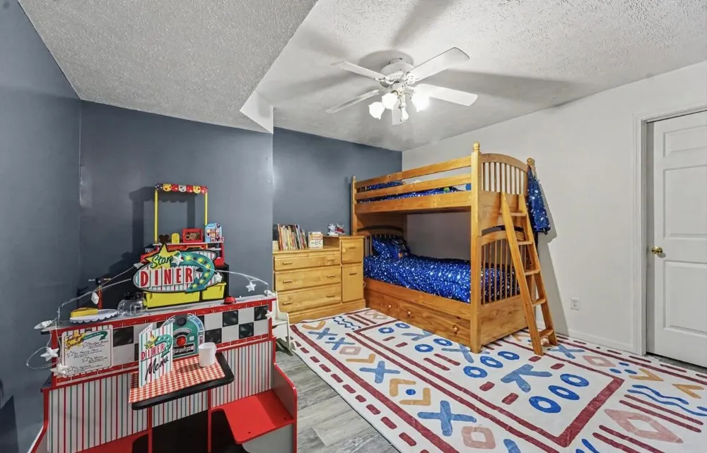 2017 Blue Bell Way Grand Rapids, MI 49504