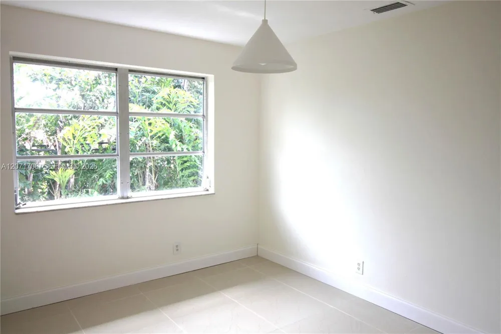 2166 NE 56th St #203 Fort Lauderdale, FL 33308