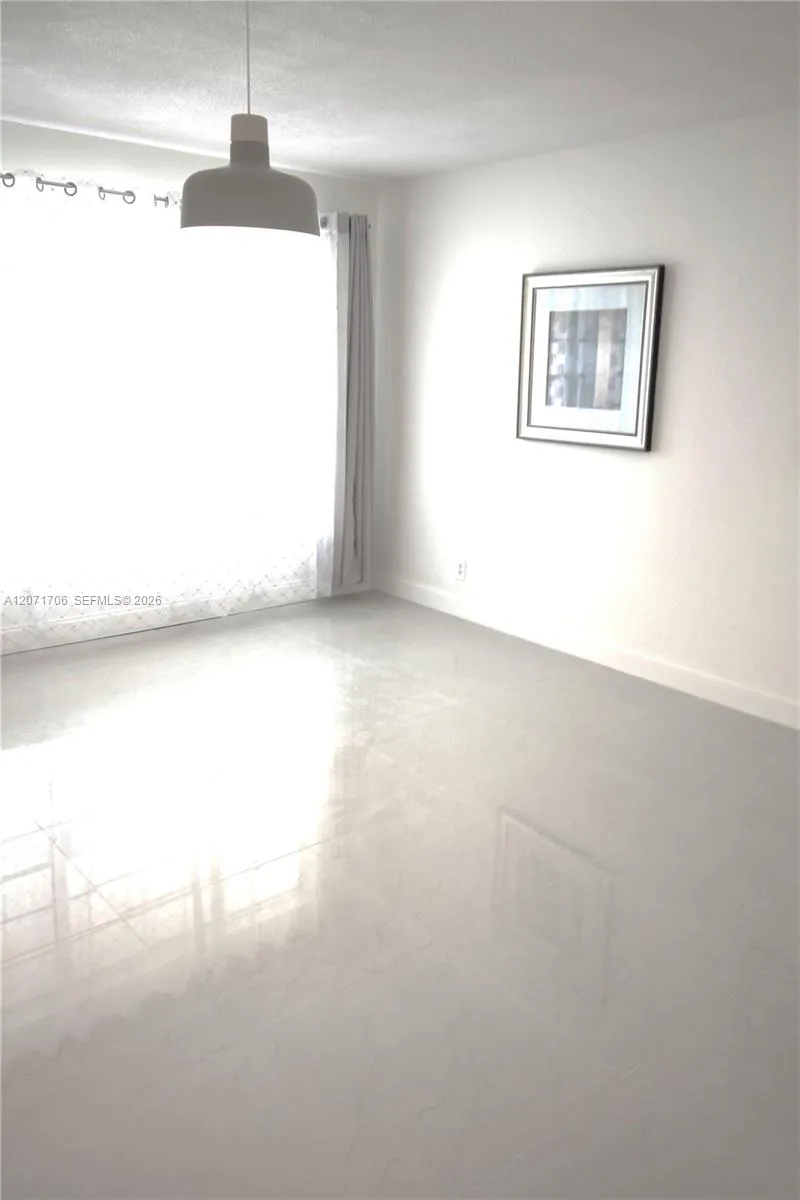 2166 NE 56th St #203 Fort Lauderdale, FL 33308