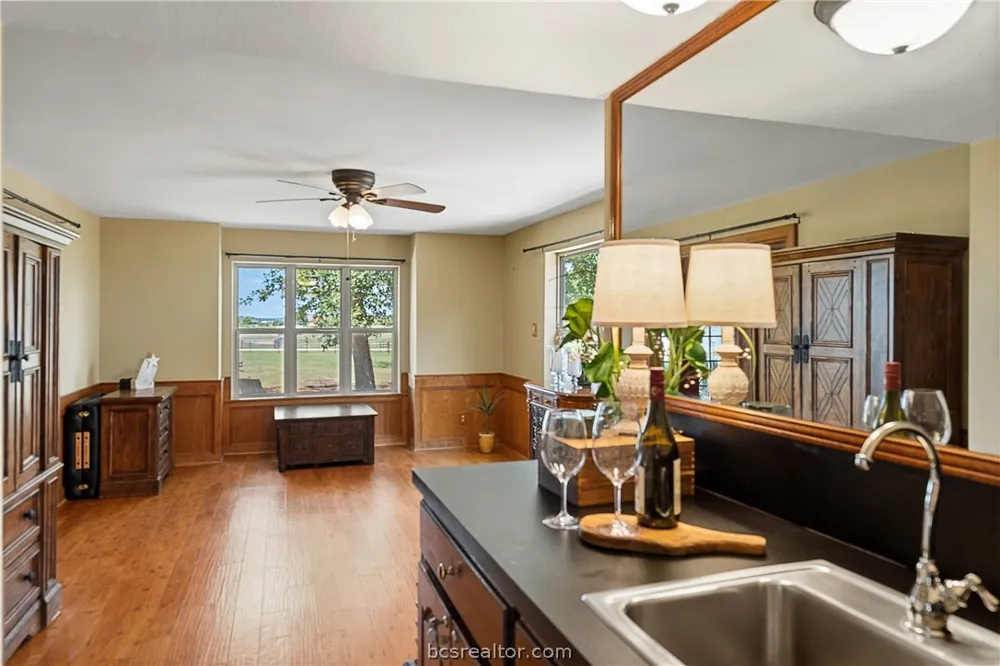 25948 Nelson Road Hempstead, TX 77445