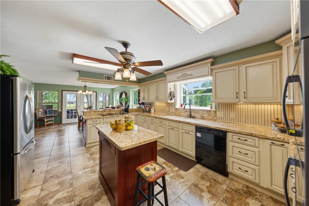 25948 Nelson Road Hempstead, TX 77445
