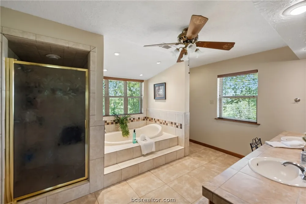 25948 Nelson Road Hempstead, TX 77445