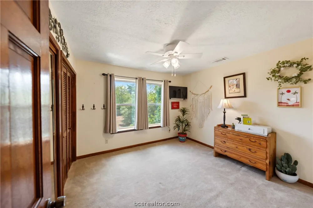 25948 Nelson Road Hempstead, TX 77445