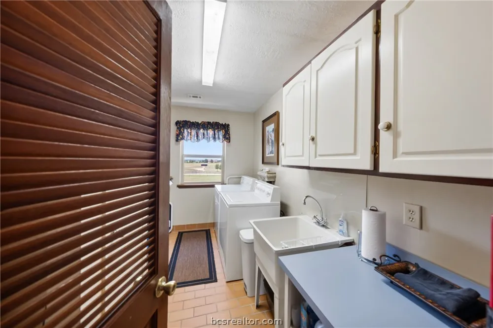 25948 Nelson Road Hempstead, TX 77445