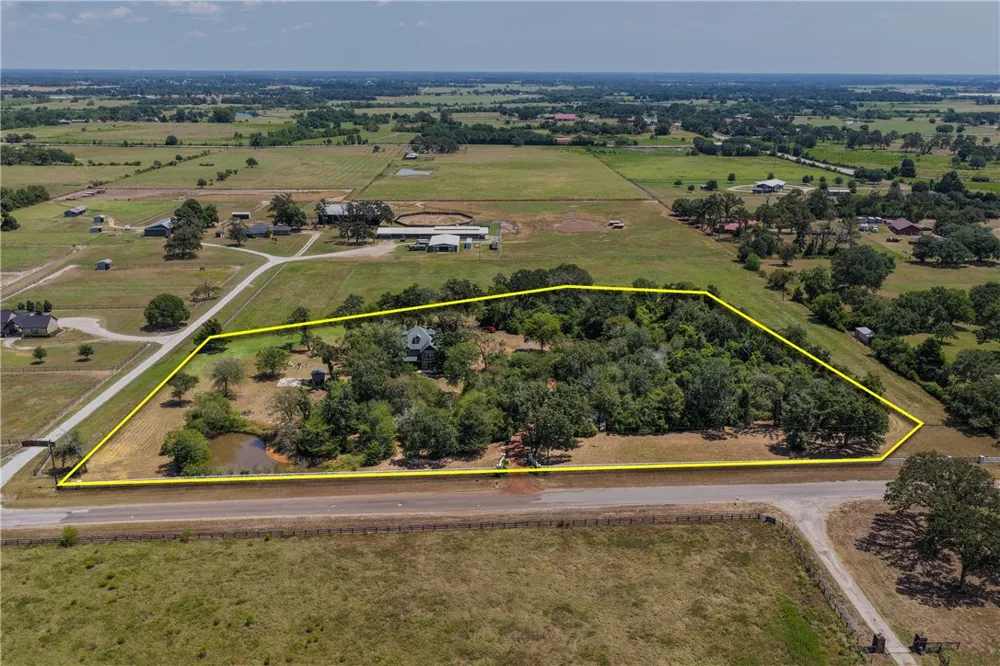 25948 Nelson Road Hempstead, TX 77445
