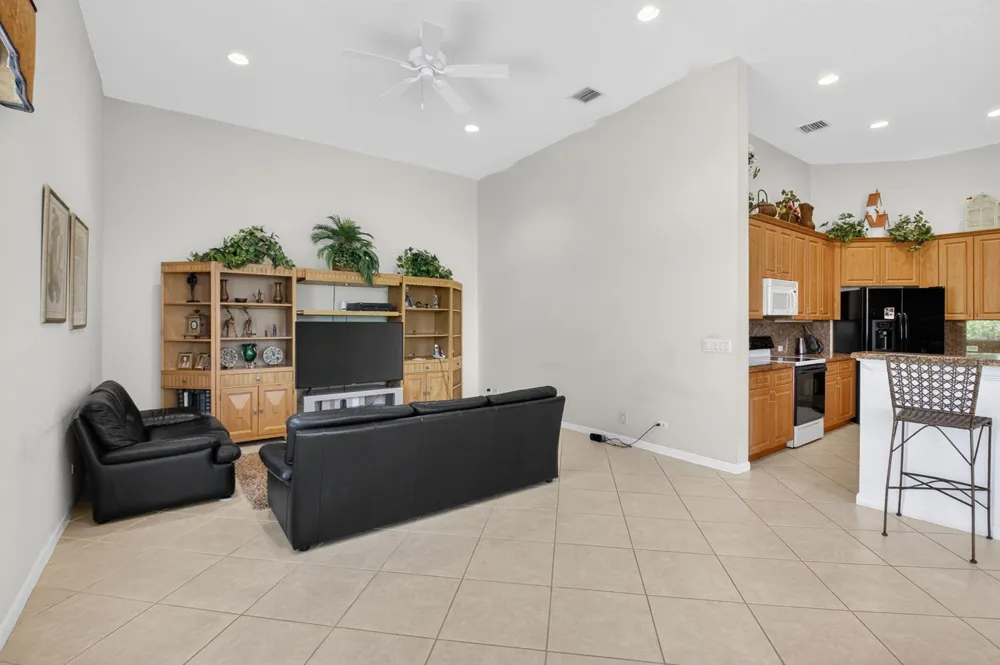 7713 RINEHART DRIVE Boynton Beach, FL 33437