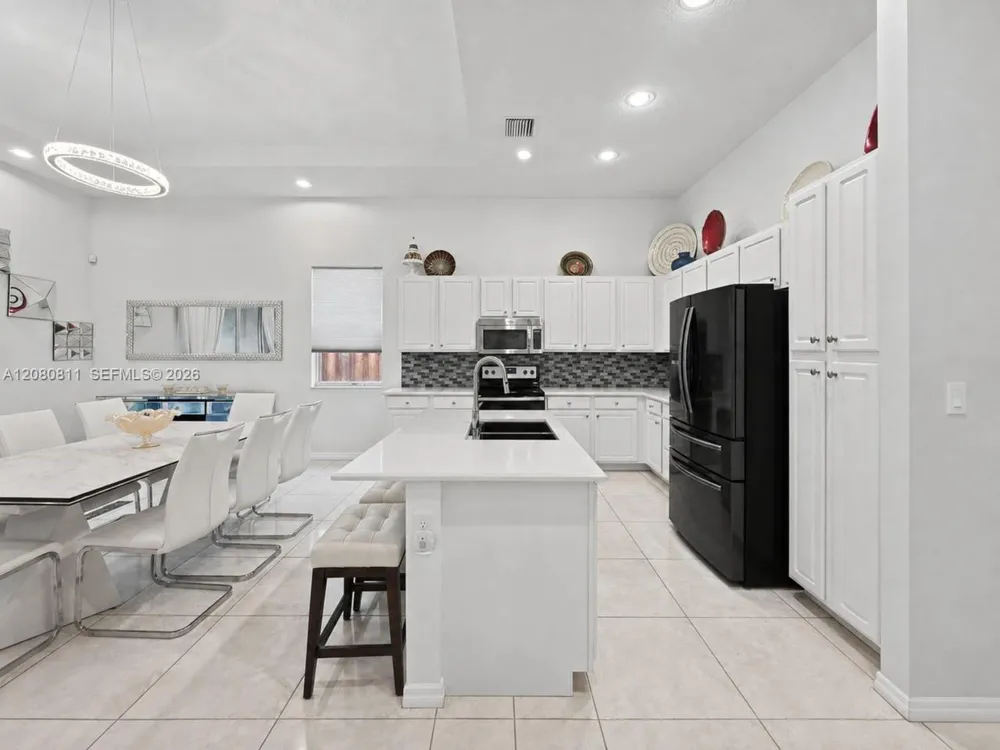 15086 SW 176th Ter Miami, FL 33187