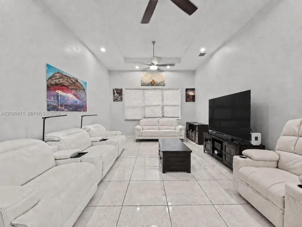 15086 SW 176th Ter Miami, FL 33187