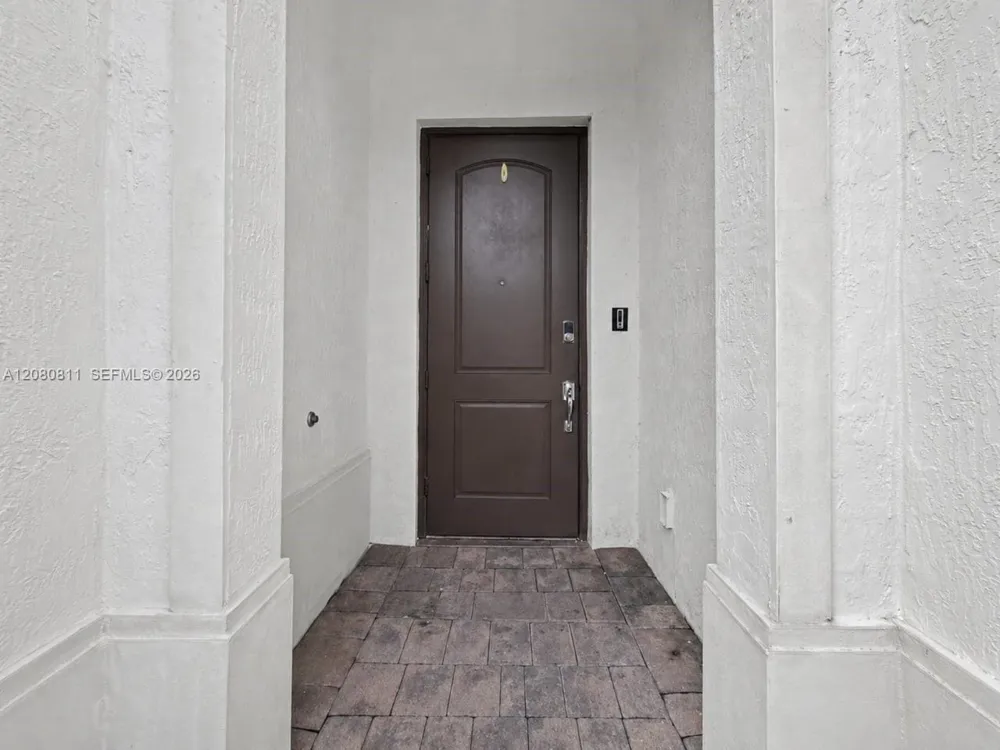 15086 SW 176th Ter Miami, FL 33187