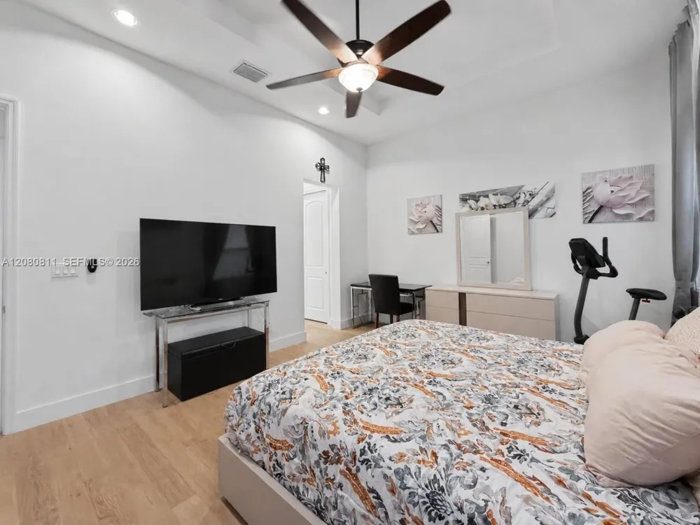 15086 SW 176th Ter Miami, FL 33187