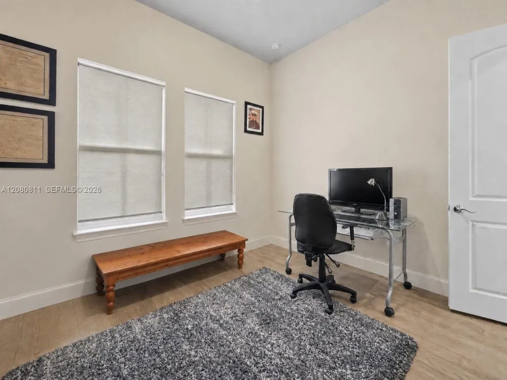 15086 SW 176th Ter Miami, FL 33187