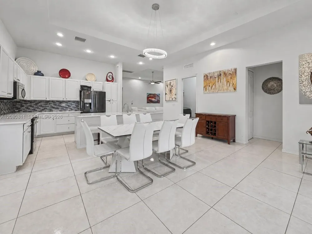 15086 SW 176th Ter Miami, FL 33187