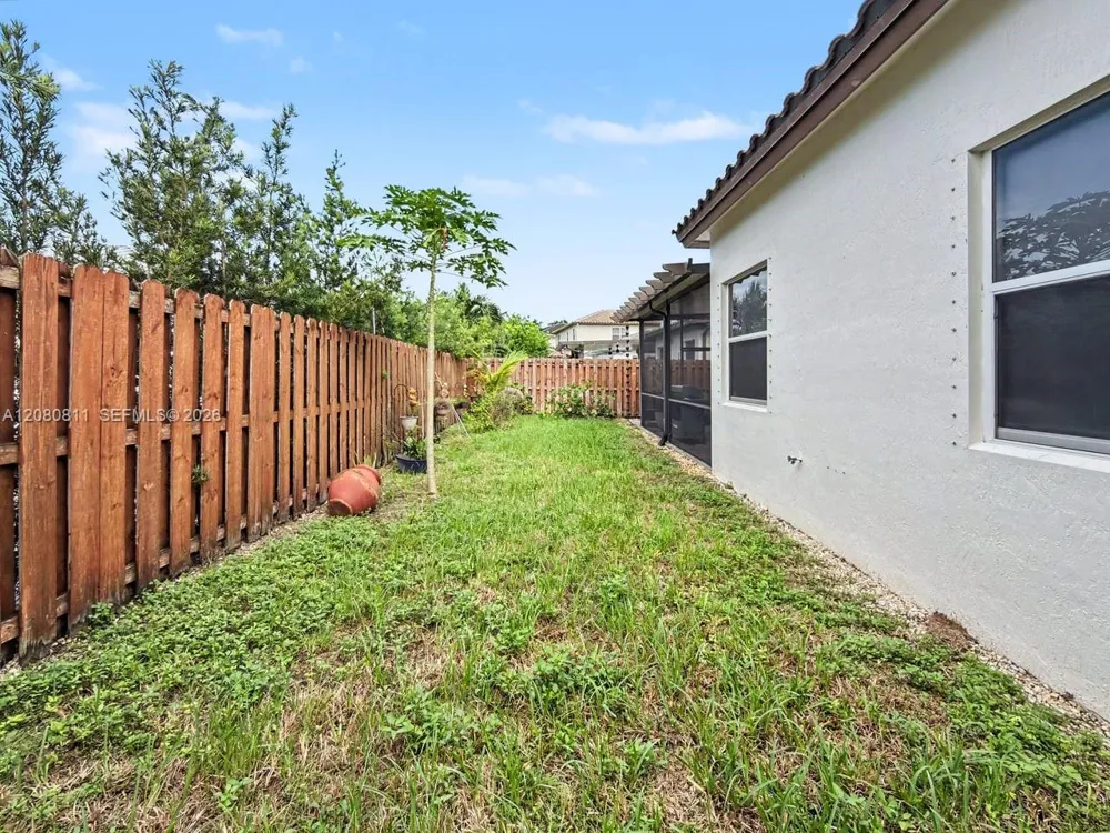 15086 SW 176th Ter Miami, FL 33187