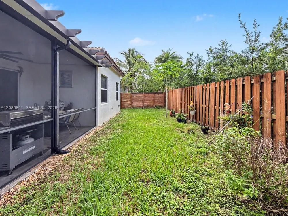 15086 SW 176th Ter Miami, FL 33187