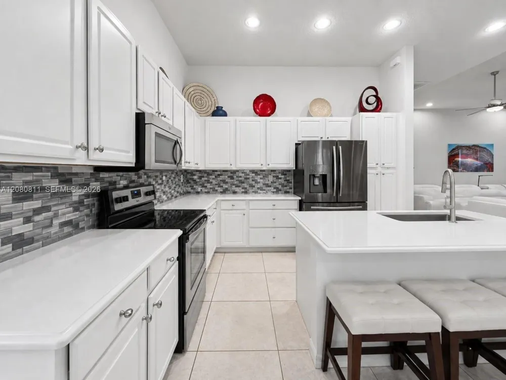 15086 SW 176th Ter Miami, FL 33187