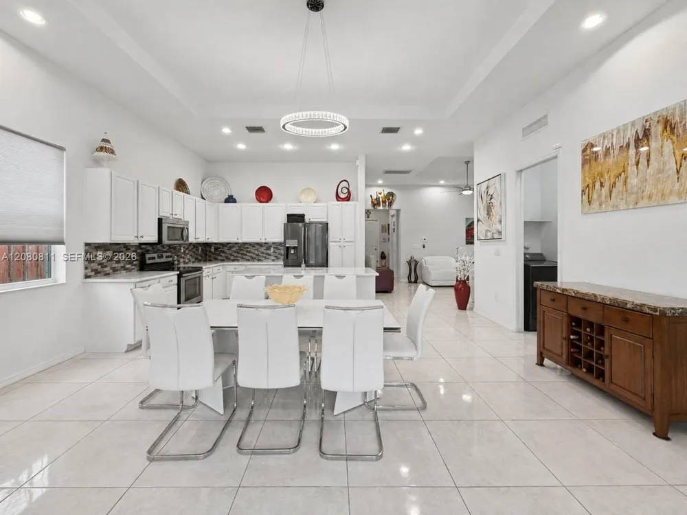 15086 SW 176th Ter Miami, FL 33187