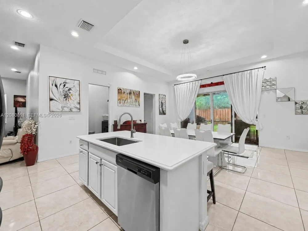 15086 SW 176th Ter Miami, FL 33187