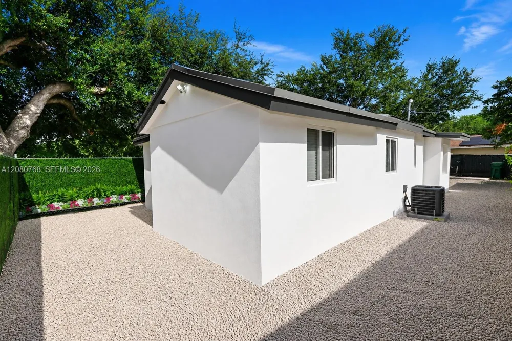 2144 NW 89th Ter Miami, FL 33147