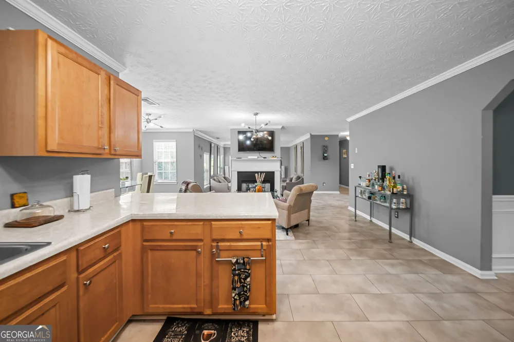 856 Haydens RDG Ellenwood, GA 30294