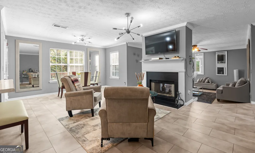 856 Haydens RDG Ellenwood, GA 30294