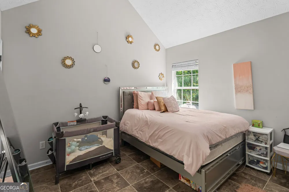 856 Haydens RDG Ellenwood, GA 30294