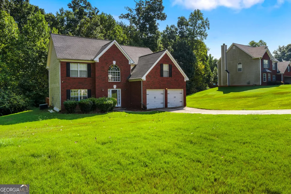 856 Haydens RDG Ellenwood, GA 30294