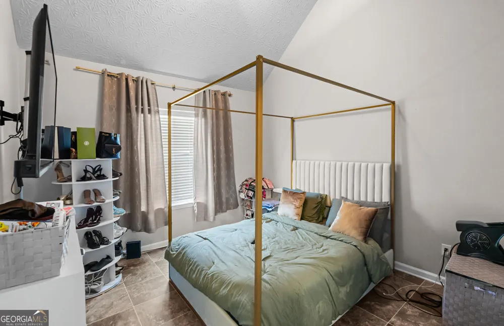 856 Haydens RDG Ellenwood, GA 30294
