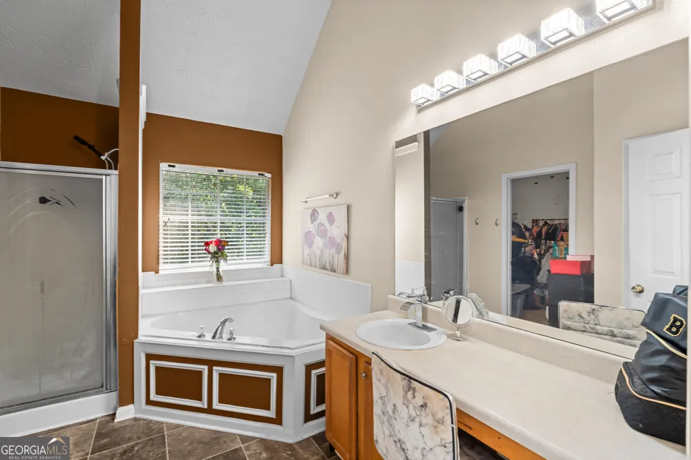 856 Haydens RDG Ellenwood, GA 30294