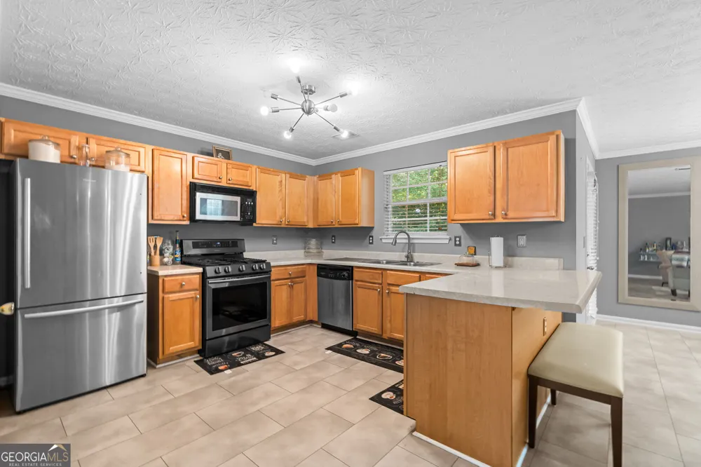 856 Haydens RDG Ellenwood, GA 30294