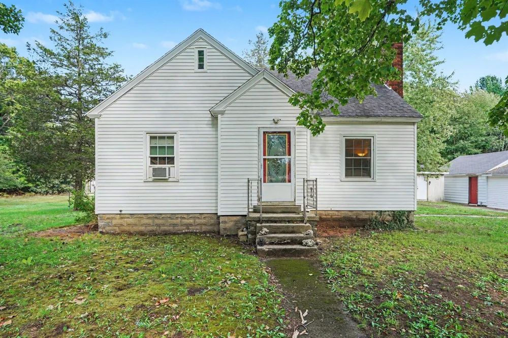6516 Martin Road Norton Shores, MI 49444