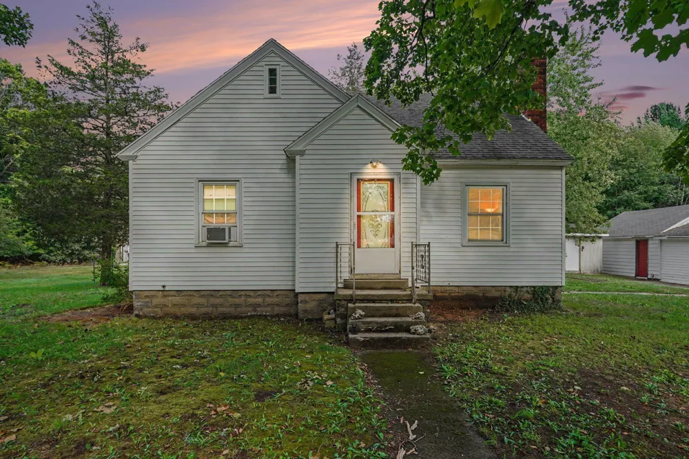 6516 Martin Road Norton Shores, MI 49444