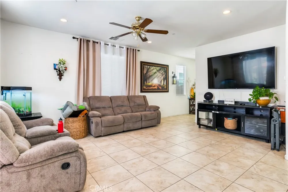 33830 Cansler Way Yucaipa, CA 92399