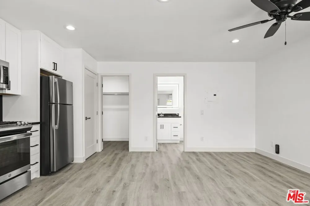 1051 Gill Avenue Port Hueneme, CA 93041