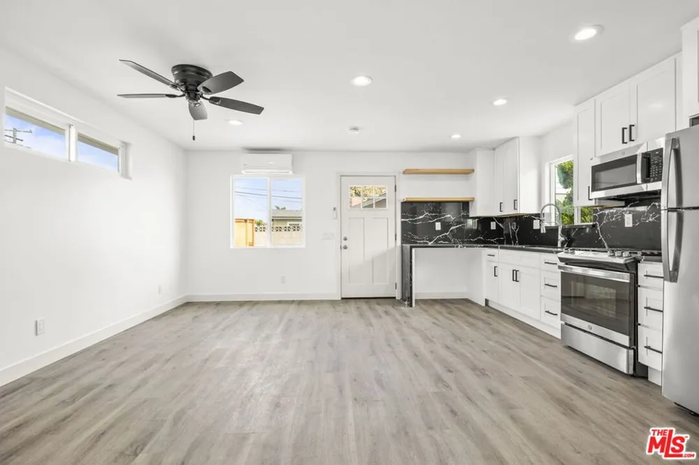 1051 Gill Avenue Port Hueneme, CA 93041