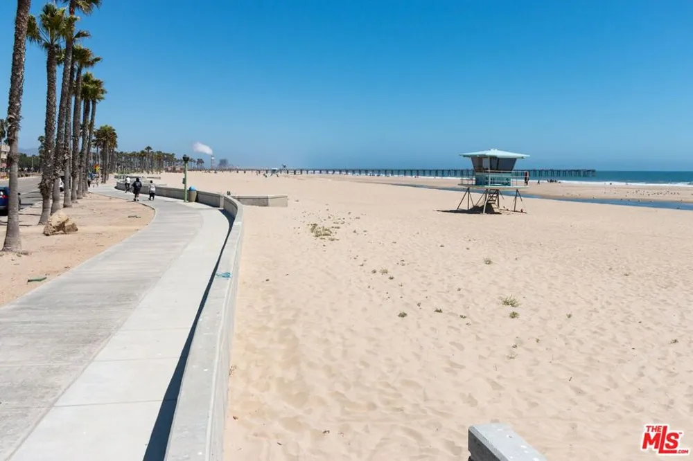 1051 Gill Avenue Port Hueneme, CA 93041