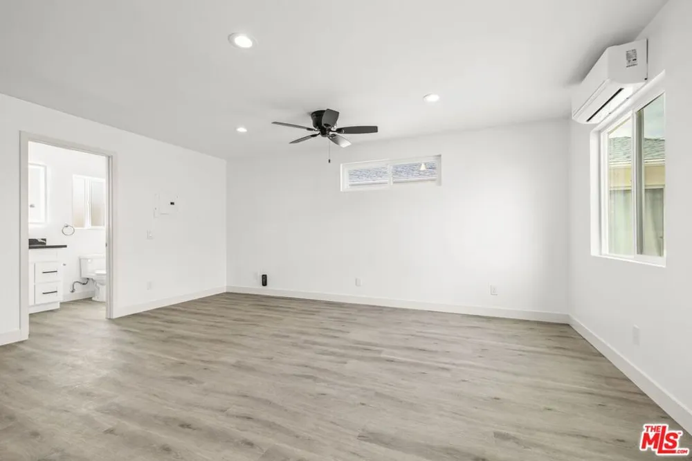 1051 Gill Avenue Port Hueneme, CA 93041