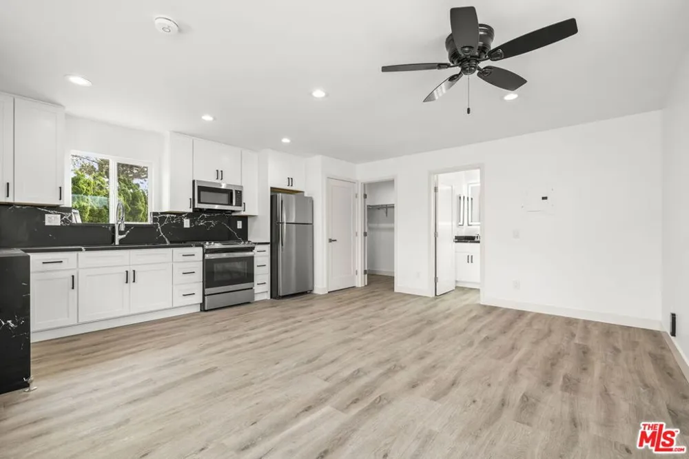 1051 Gill Avenue Port Hueneme, CA 93041