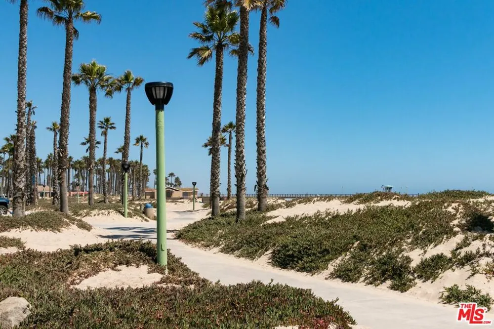 1051 Gill Avenue Port Hueneme, CA 93041