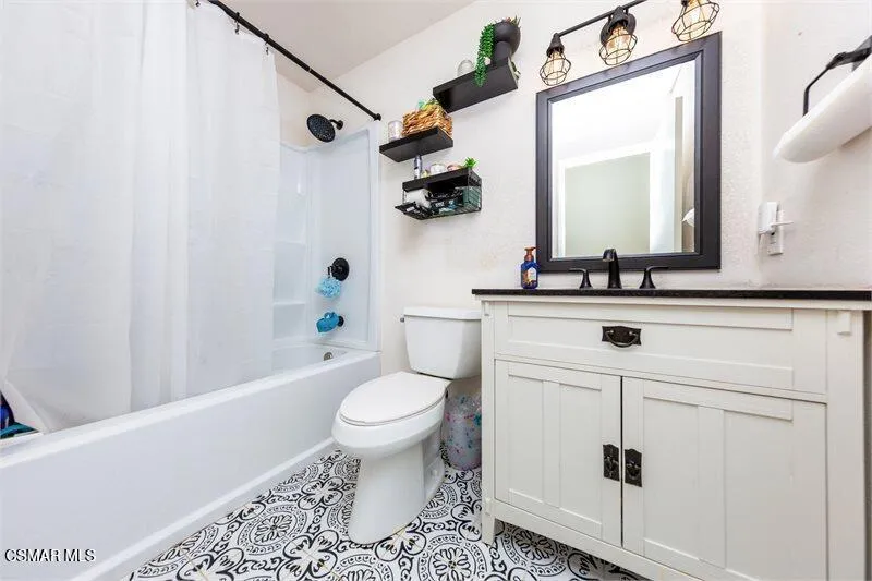 3551 Keel Avenue Oxnard, CA 93035